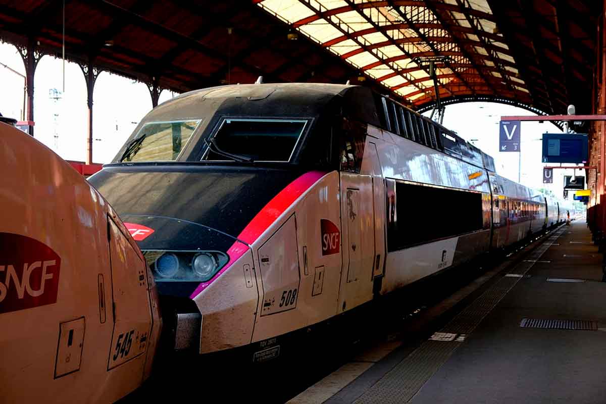 Agora você pode viajar de trem de Portugal até Singapura, a viagem de trem mais longa do planeta. Foto: Pixabay