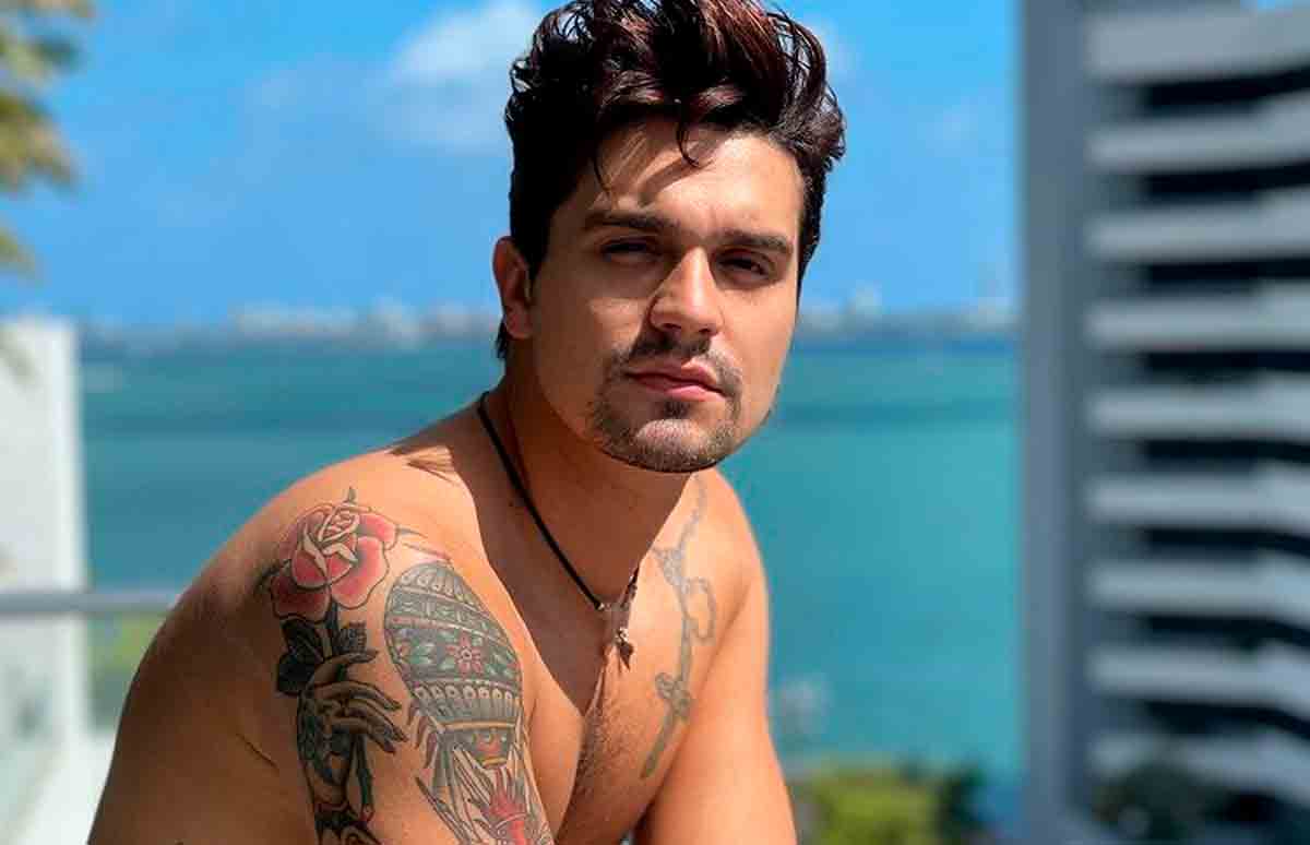 Luan Santana curte passeio de barco por Miami: 'que dia' (Foto: Reprodução/Instagram)