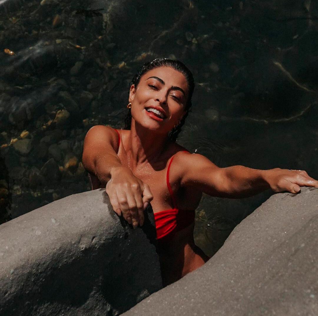 Juliana Paes encanta ao posar fazendo topless na Chapada dos Veadeiros (Foto: Reprodução/Instagram)