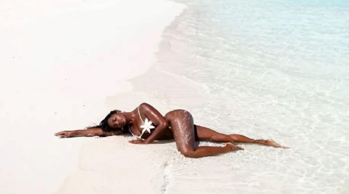 Iza posa em praia paradisíaca nas Maldivas, onde está curtindo viagem romântica. Foto: Reprodução/ Instagram