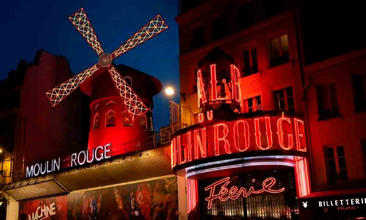 Airbnb está oferecendo hospedagem por 5 reais no famoso moinho do Moulin Rouge, em Paris. Fotos: Divulgação/ Airbnb